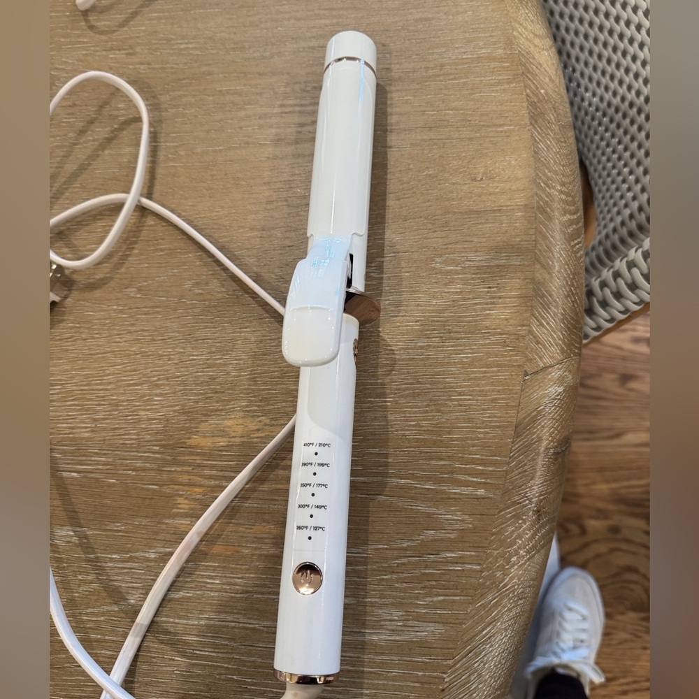 T3 Twirl 1 1/4 in curling iron. White/gold pink. Used once.